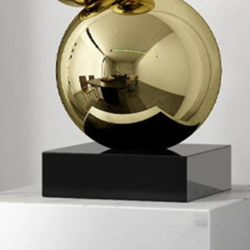 Modern Figurines Nordic Simple Creative Miniatures Elegant Aesthetic Design Figurine Luxury Household Metal Home Decoration