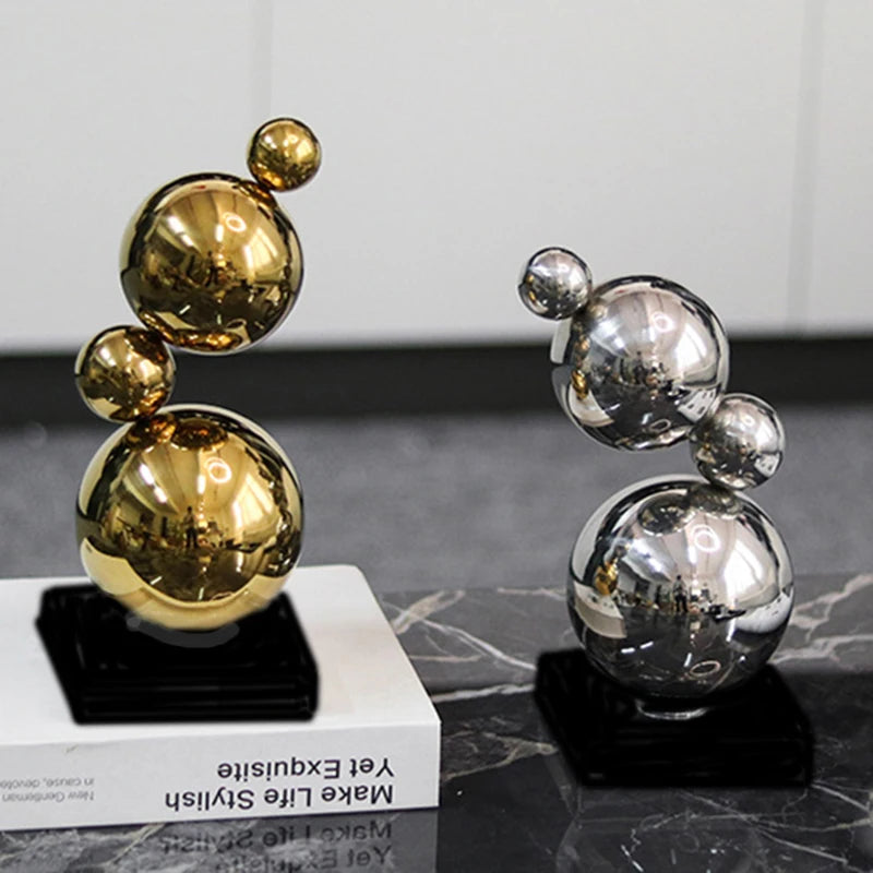 Modern Figurines Nordic Simple Creative Miniatures Elegant Aesthetic Design Figurine Luxury Household Metal Home Decoration